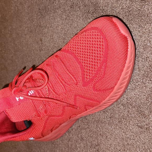 Feethit Red Sneakers - Picture 9 of 10